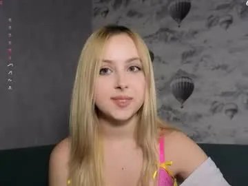 _chloenovel_ on Chaturbate