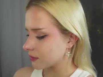 Freechat a_avine on Chaturbate