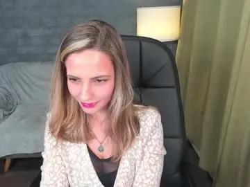 amelia_meili — sensual make up lipstick #milf #joi #sph #mature #petite [55 tokens remaining]