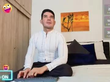 andrewstelee on Chaturbate