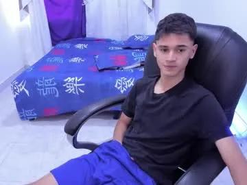 Freechat aron_boyy on Chaturbate