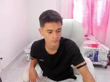 Freechat aron_boyy on Chaturbate