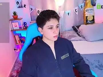 Away arontroy_wi on Chaturbate