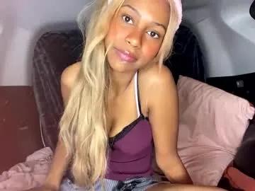 bella19sua — Cum play with me   Goal: Take off shorts [800 left]  #young #18 #hornyteen #teen