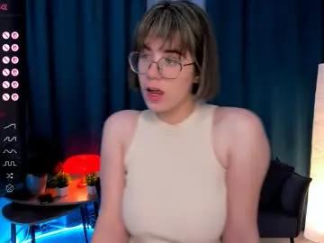 Group bellacaress on Chaturbate