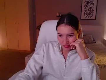 Freechat bellla_haddid on Chaturbate