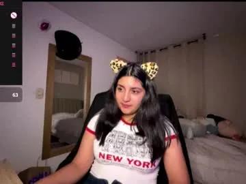 Freechat cloe_small08 on Chaturbate