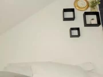 Freechat cristalcutte_ on Chaturbate