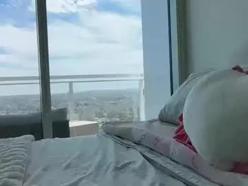 Freechat curlylatinaa on Chaturbate