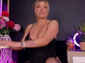 Freechat deeadiamond on Chaturbate