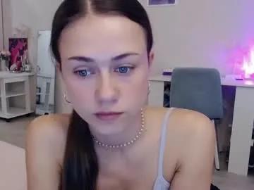 eliscuteblonde on Chaturbate
