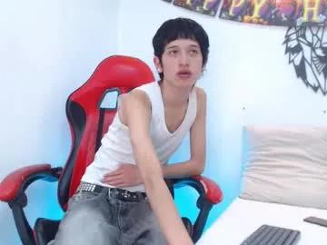 Freechat emmo_boy on Chaturbate
