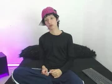 Freechat emmo_boy on Chaturbate