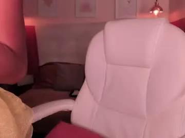 gigi_strawberry on Chaturbate