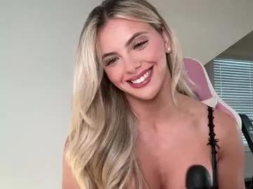 gracieparker — take my bra off daddy im horny!!! <3 [2999 tokens remaining]