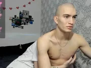 gretty_love — GOAL: finger in the mouth [40 tokens remaining] Lush is active, go teasing each other #lovense #blowjob #pvt #couple #smalltits