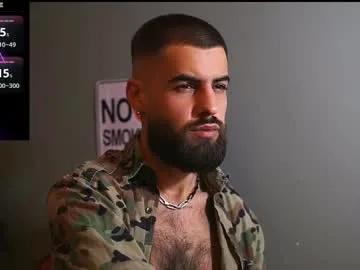 Freechat hairyrobxxx on Chaturbate