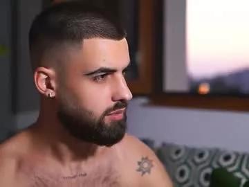 Freechat hairyrobxxx on Chaturbate