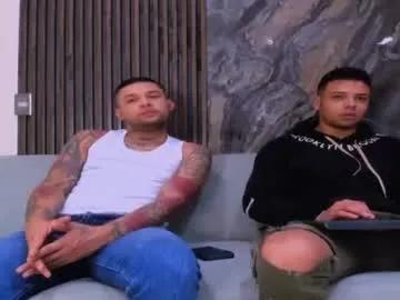 Freechat heteros_men on Chaturbate