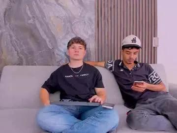 Freechat heteros_men on Chaturbate