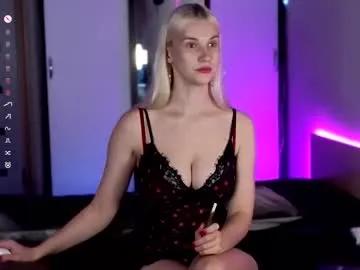 hitchcocianblonde_ on Chaturbate