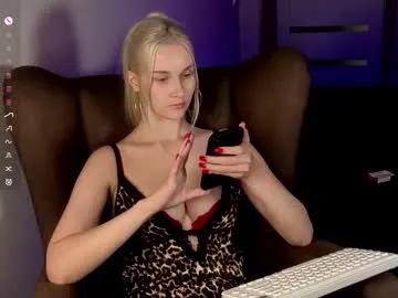 hitchcocianblonde_ on Chaturbate