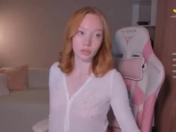 Freechat honeyautumn on Chaturbate