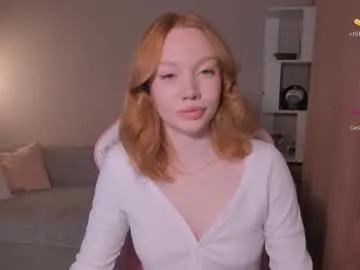 Freechat honeyautumn on Chaturbate