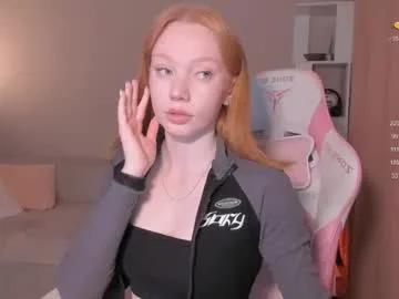 Freechat honeyautumn on Chaturbate