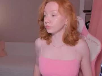 Freechat honeyautumn on Chaturbate