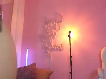 Freechat honeyymoonn_ on Chaturbate