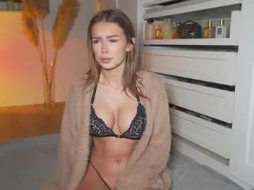 Group hotbella_ on Chaturbate