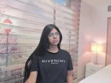 Freechat isa_little4u on Chaturbate