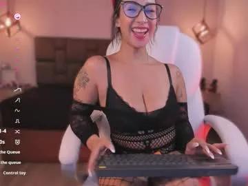 Freechat isabella_santamaria on Chaturbate