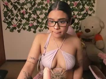 jade_littlee_ on Chaturbate