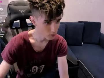 Freechat james_mil on Chaturbate