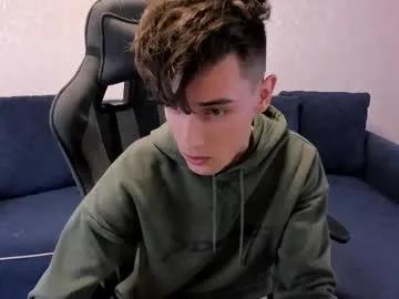 Freechat james_mil on Chaturbate