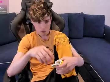 Freechat james_mil on Chaturbate
