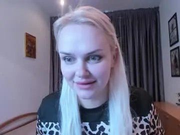 Freechat kamilagame on Chaturbate