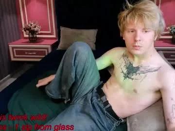 Freechat kevinm1lky on Chaturbate