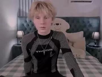 Freechat kevinm1lky on Chaturbate