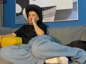 Freechat kevinn_blue on Chaturbate