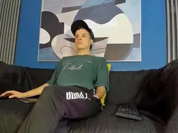 Freechat kevinn_blue on Chaturbate