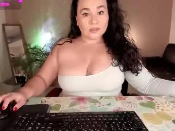 kinkyelise on Chaturbate