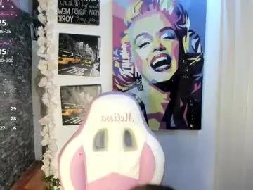 Freechat kitty__black__ on Chaturbate