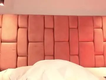 Freechat krystalwoodss on Chaturbate