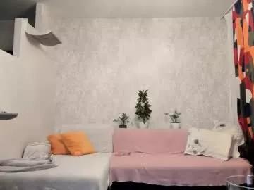 Freechat lil_uff on Chaturbate
