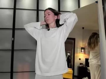 Freechat lil_uff on Chaturbate