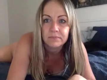 Freechat lilmissspanks on Chaturbate