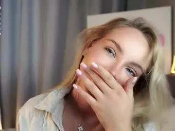 Freechat lipswithsmileonthem on Chaturbate